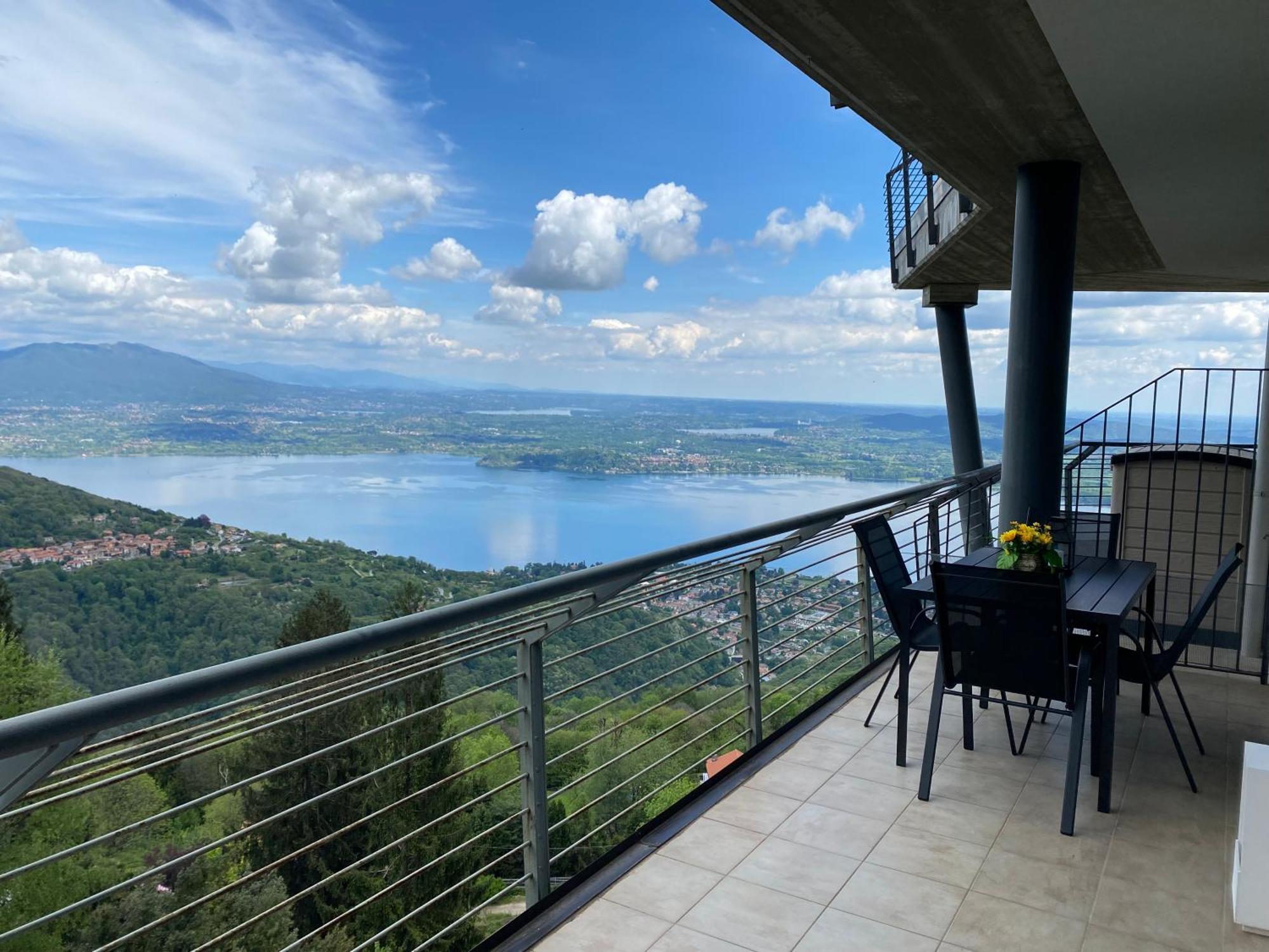Dolcevista Apartment Massino Visconti Eksteriør billede